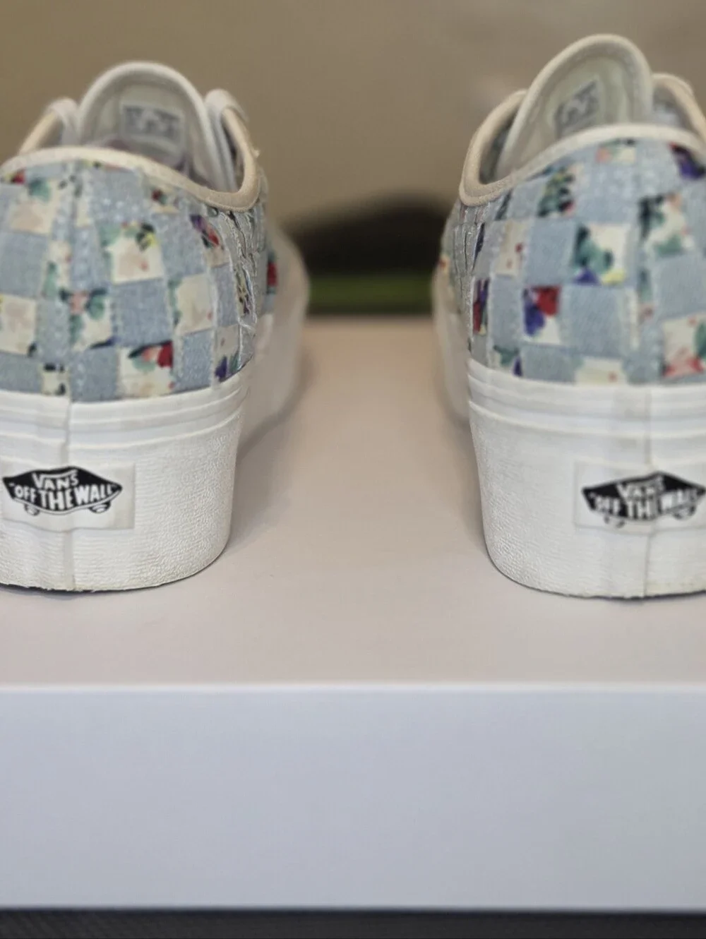 Vans Women's Light Blue Checker Floral Stackform Sneakers Size 8